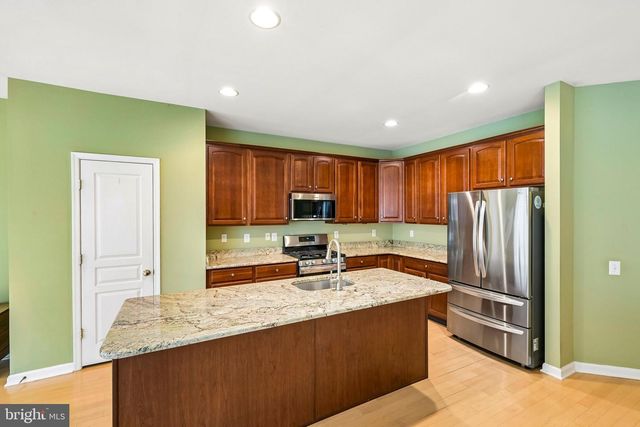 58 WRENTHAM DR, Medford, NJ 08055