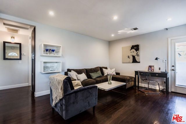 4409 IRVINE Avenue, North Hollywood (los Angeles), CA 91602