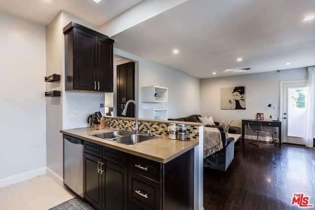 4409 IRVINE Avenue, North Hollywood (los Angeles), CA 91602
