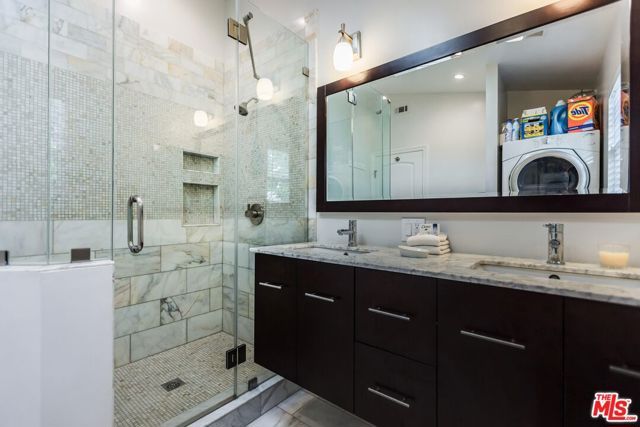 4409 IRVINE Avenue, North Hollywood (los Angeles), CA 91602