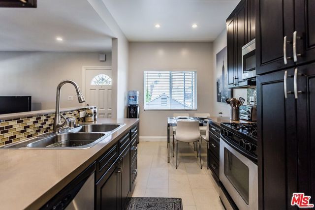 4409 IRVINE Avenue, North Hollywood (los Angeles), CA 91602