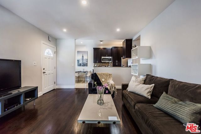 4409 IRVINE Avenue, North Hollywood (los Angeles), CA 91602