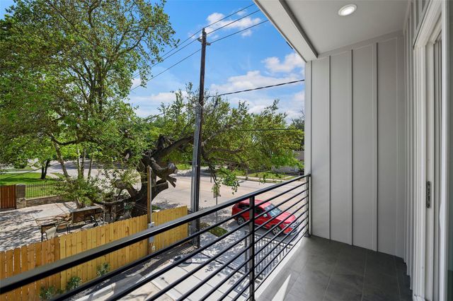 870 W Little York Road D, Houston, TX 77091