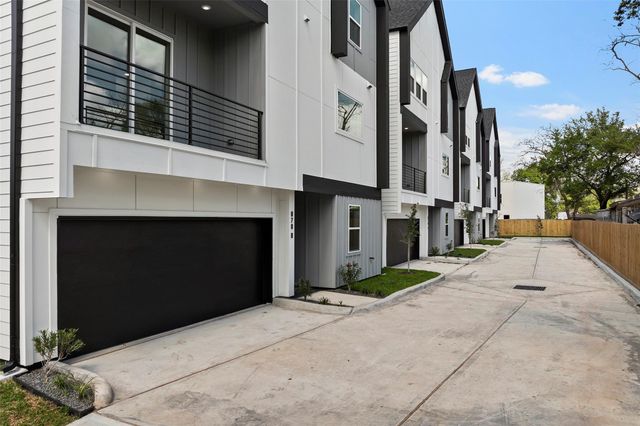 870 W Little York Road D, Houston, TX 77091
