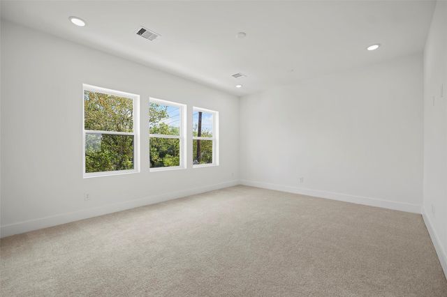 870 W Little York Road D, Houston, TX 77091