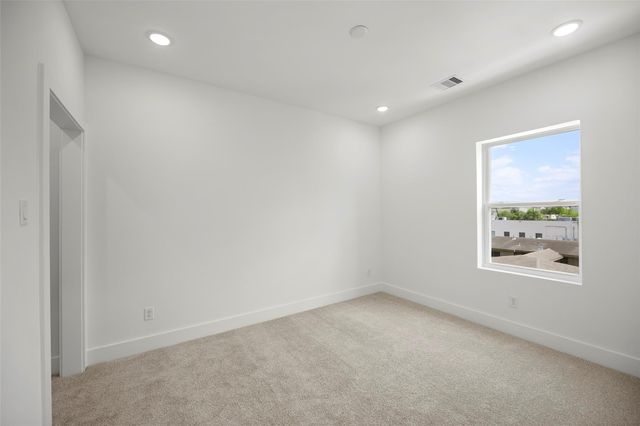 870 W Little York Road D, Houston, TX 77091
