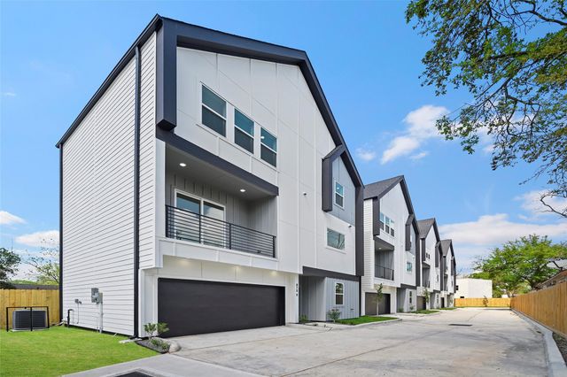 870 W Little York Road D, Houston, TX 77091
