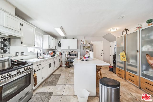 12221 Athens Way, Los Angeles, CA 90061