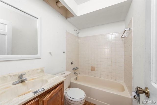 3703 Candlewyck Club Drive D, Florissant, MO 63034