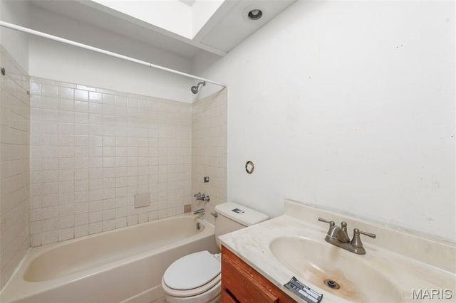 3703 Candlewyck Club Drive D, Florissant, MO 63034