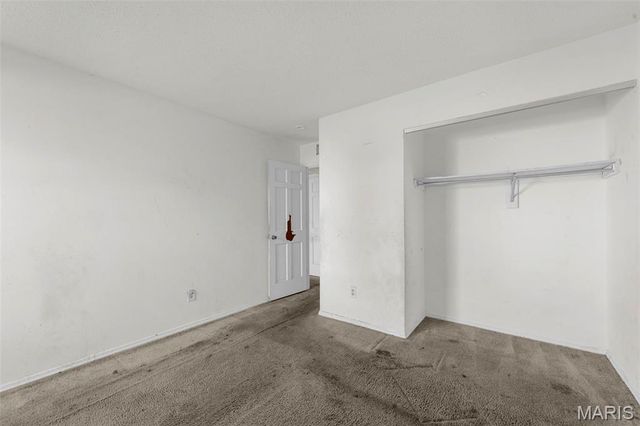 3703 Candlewyck Club Drive D, Florissant, MO 63034