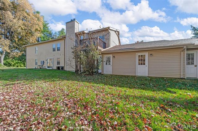 3703 Candlewyck Club Drive D, Florissant, MO 63034