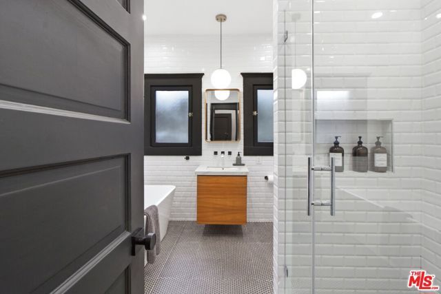 1548 W 48th Street, Los Angeles, CA 90062