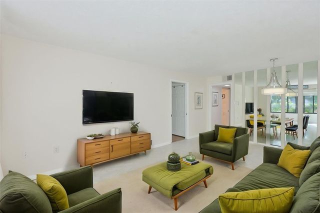 647 WOODLAWN DRIVE 647, Bradenton, FL 34210