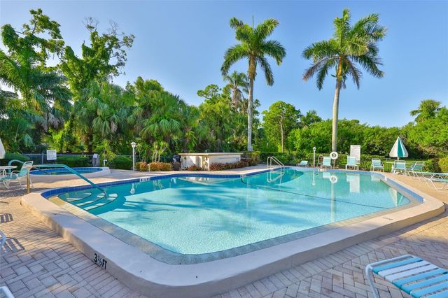 647 WOODLAWN DRIVE 647, Bradenton, FL 34210