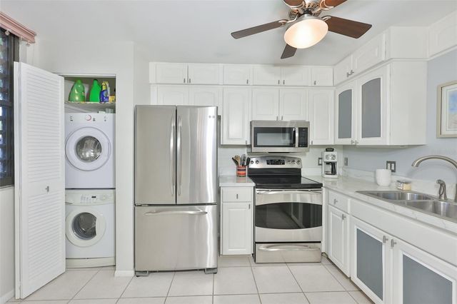 647 WOODLAWN DRIVE 647, Bradenton, FL 34210
