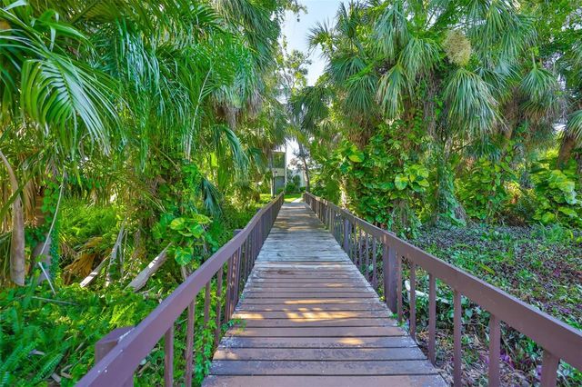 647 WOODLAWN DRIVE 647, Bradenton, FL 34210