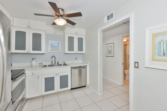 647 WOODLAWN DRIVE 647, Bradenton, FL 34210