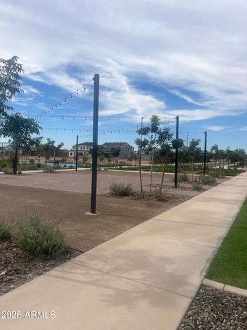 1124 E GLENEAGLE Drive, Chandler, AZ 85249