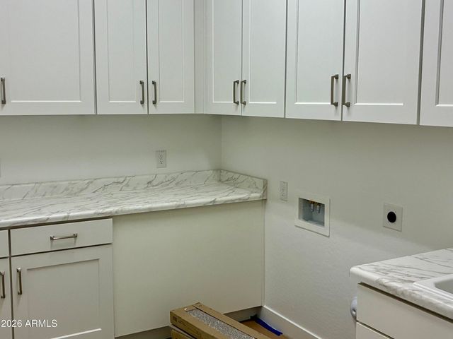 1124 E GLENEAGLE Drive, Chandler, AZ 85249