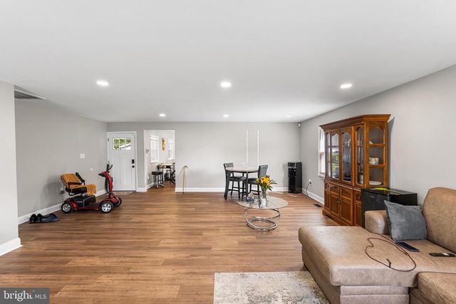 57 EASTBROOK LN, Willingboro, NJ 08046