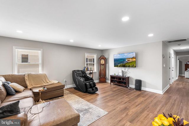 57 EASTBROOK LN, Willingboro, NJ 08046