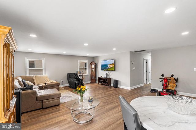 57 EASTBROOK LN, Willingboro, NJ 08046