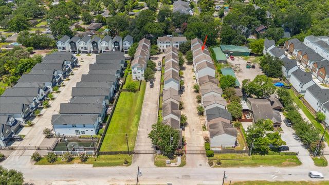 9030 Laverne Crescent, Houston, TX 77080