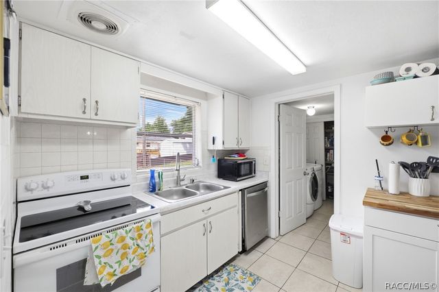 13 E Lemon Street, Beverly Hills, FL 34465