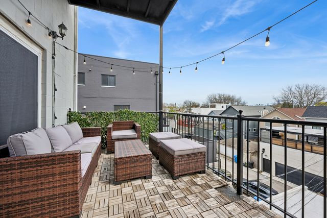 2039 W Belmont Avenue 3, Chicago, IL 60618