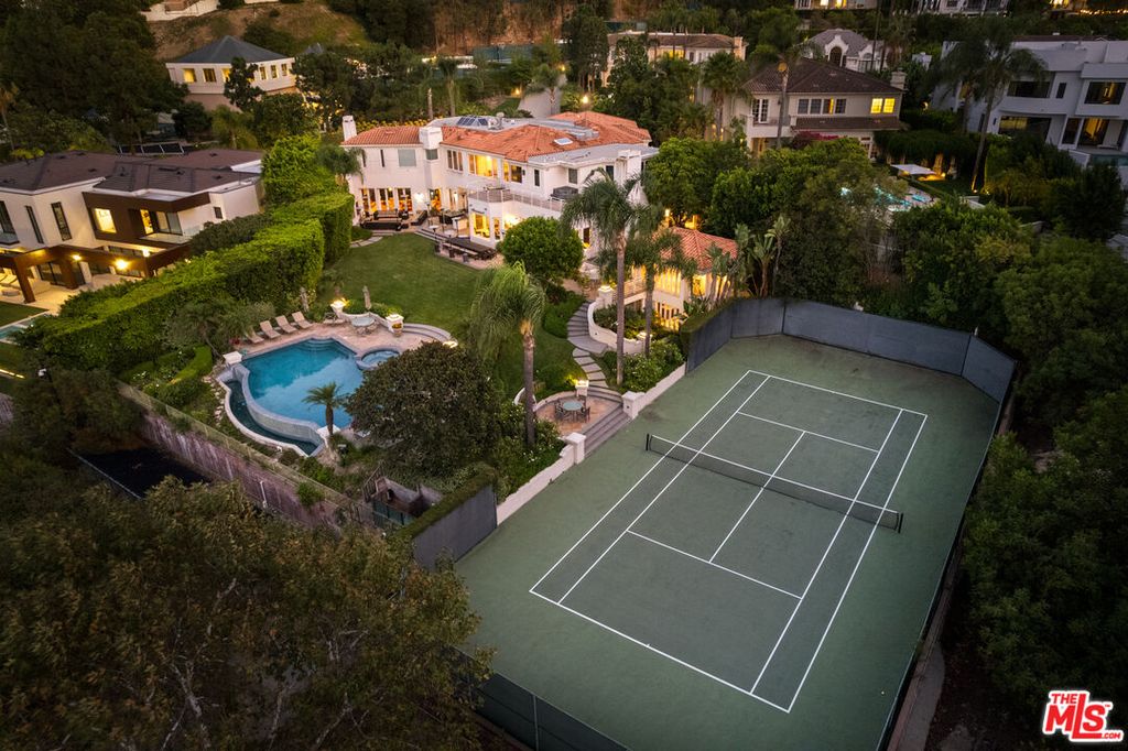 Image 1 of property listing at 14035 Aubrey Rd, Beverly Hills, CA 90210