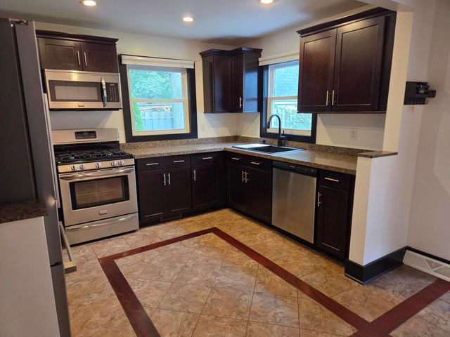 330 Robertson Avenue, Battle Creek City, MI 49015