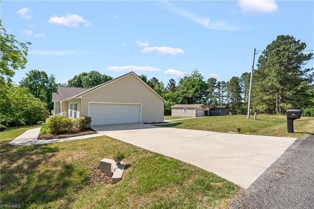 998 Fuller Mill Road, Thomasville, NC 27360