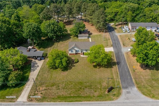 998 Fuller Mill Road, Thomasville, NC 27360