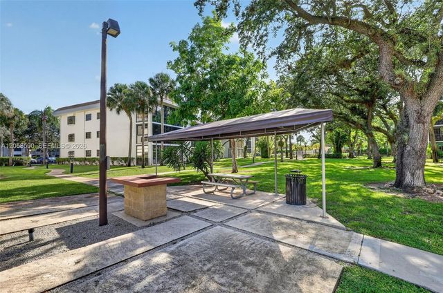 7653 NW 79th Ave 312, Tamarac, FL 33321