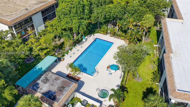 7653 NW 79th Ave 312, Tamarac, FL 33321