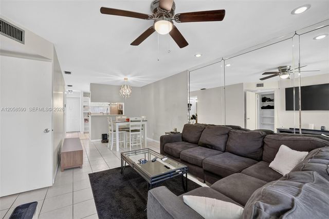 7653 NW 79th Ave 312, Tamarac, FL 33321