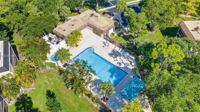 7653 NW 79th Ave 312, Tamarac, FL 33321