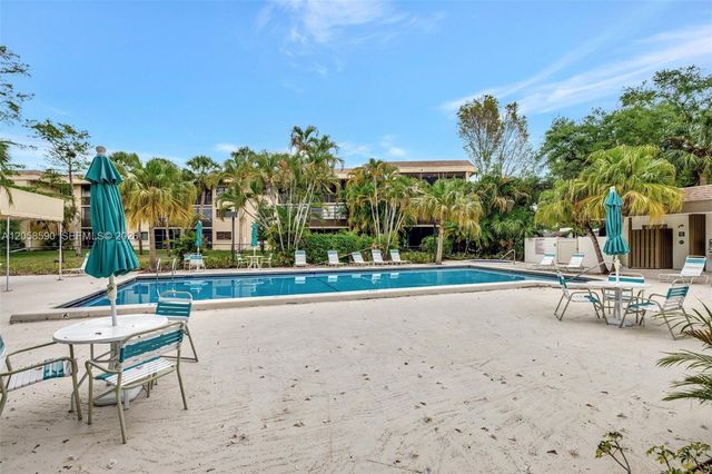 7653 NW 79th Ave 312, Tamarac, FL 33321