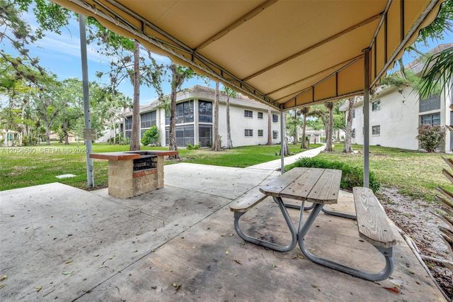 7653 NW 79th Ave 312, Tamarac, FL 33321