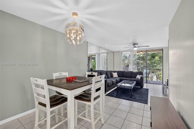 7653 NW 79th Ave 312, Tamarac, FL 33321
