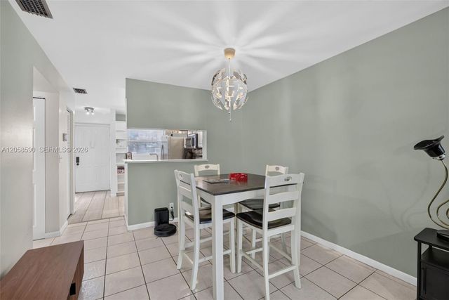 7653 NW 79th Ave 312, Tamarac, FL 33321