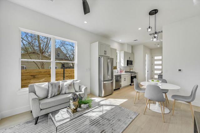 2006 Sl Davis Ave 3, Austin, TX 78702