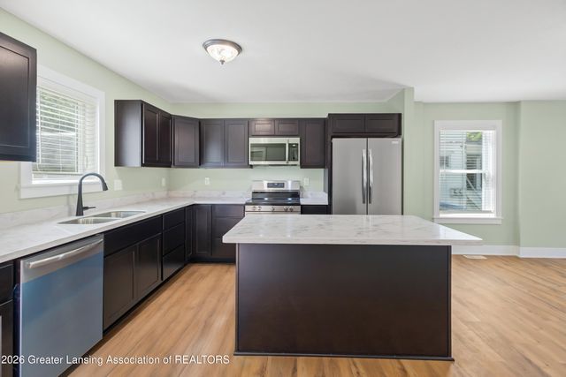 912 N Chestnut Street, Lansing, MI 48906