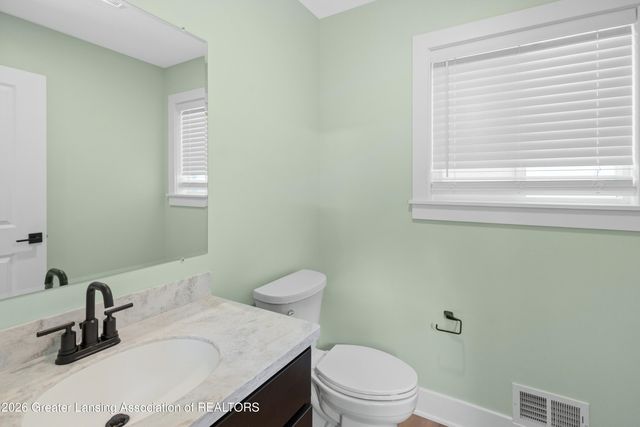 912 N Chestnut Street, Lansing, MI 48906