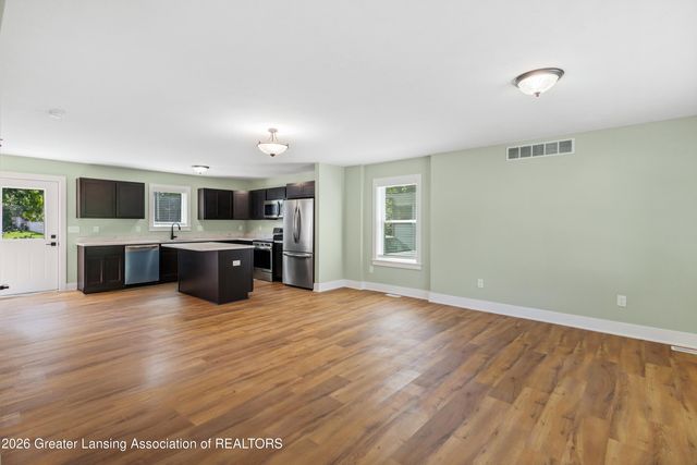 912 N Chestnut Street, Lansing, MI 48906