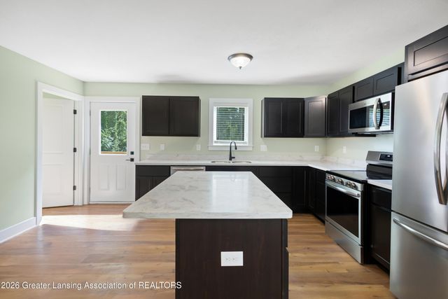 912 N Chestnut Street, Lansing, MI 48906