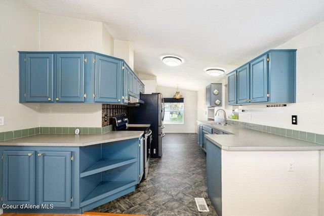2192 W Yorkshire Ave, Coeur D'alene, ID 83815