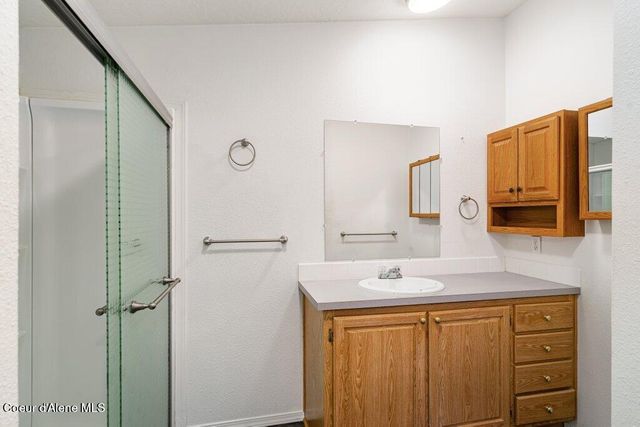 2192 W Yorkshire Ave, Coeur D'alene, ID 83815