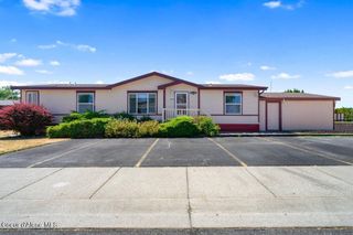 2192 W Yorkshire Ave, Coeur D'alene, ID 83815